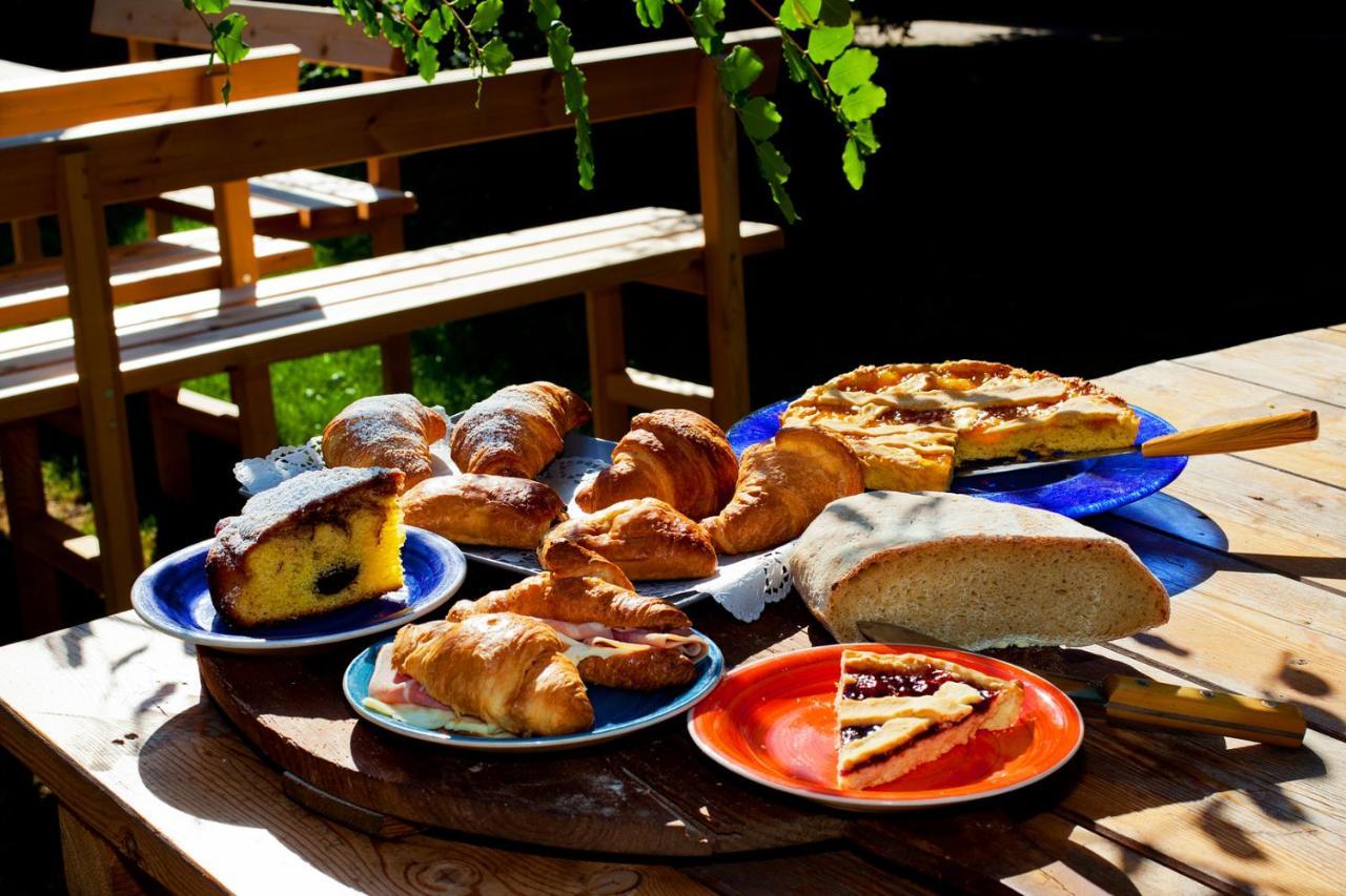Casa Zafferano Guest House Albenga Bagian luar foto