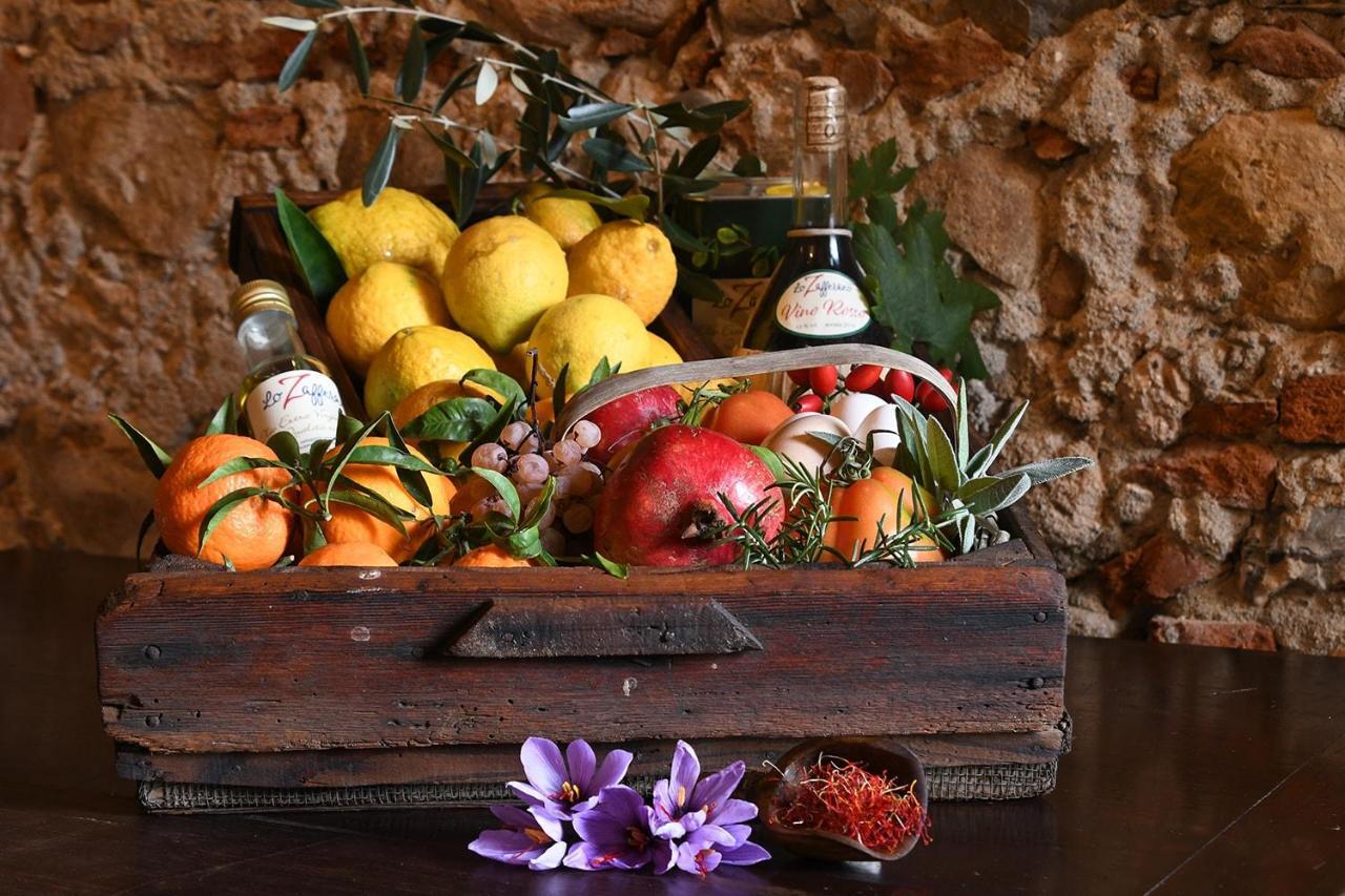 Casa Zafferano Guest House Albenga Bagian luar foto